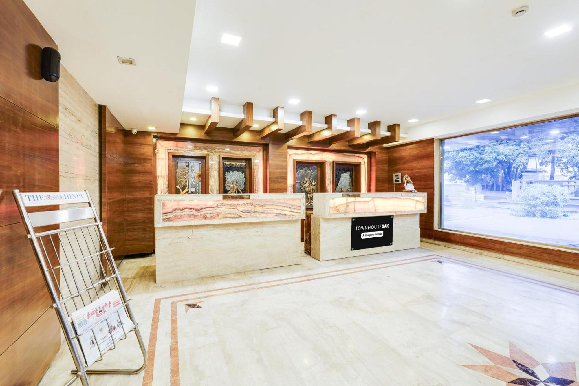 Super Townhouse Oak Alandur Near Chennai Airport Formerly Vijay Park Eksteriør billede